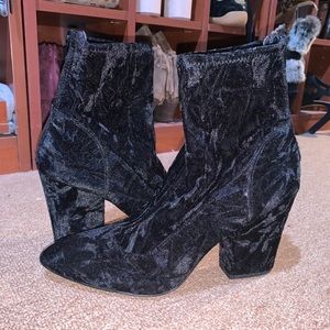 Nine West Sterrao Black Velvet Booties